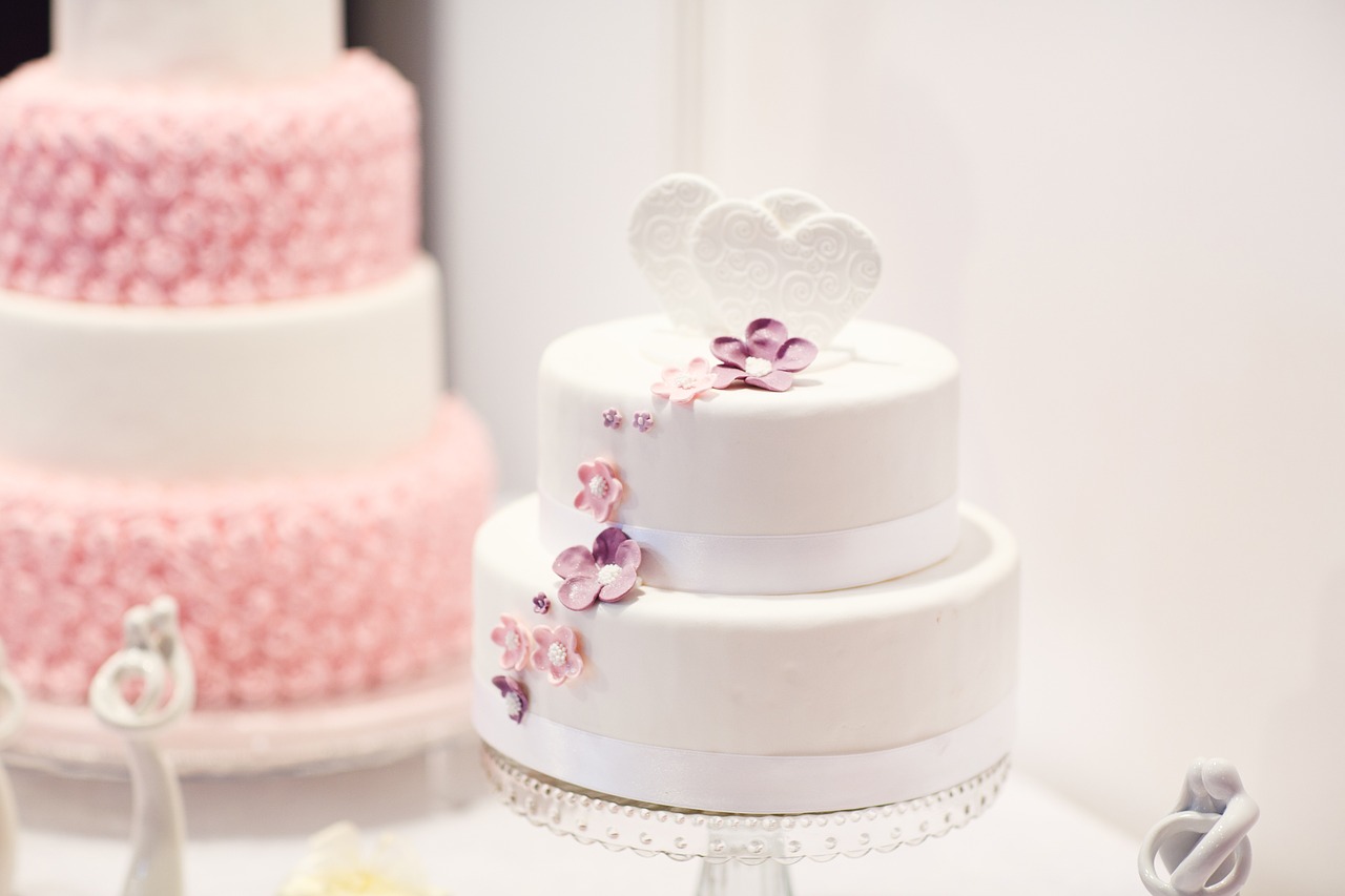 wedding-cake-1704427_1280